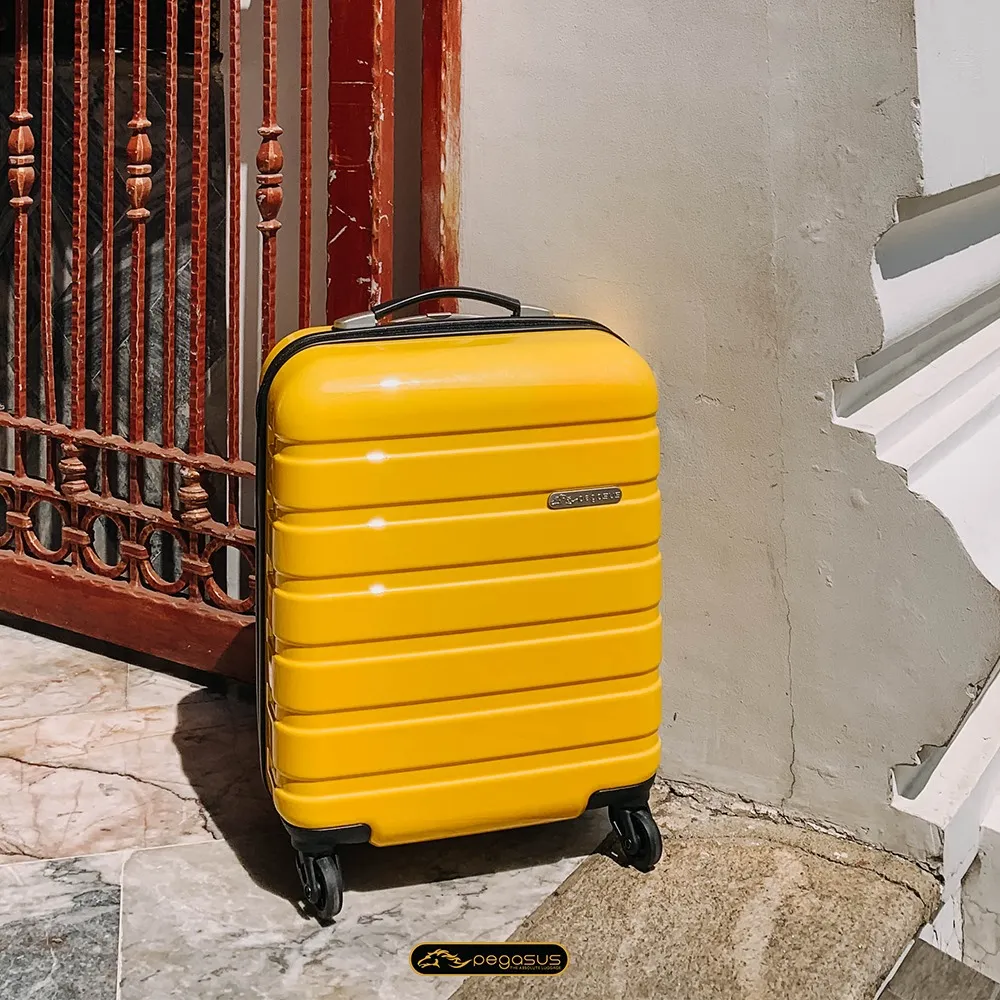 กระเป๋าเดินทางสีเหลือง 18นิ่ว