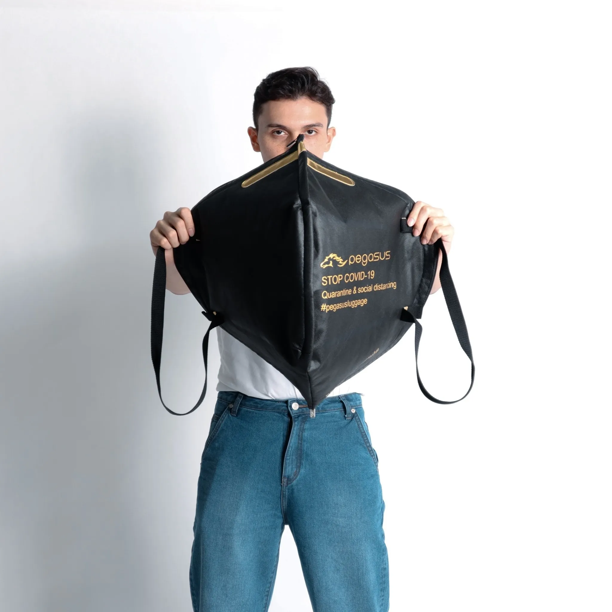 กระเป๋าแมสยักษ์ pegasus quarantine totebag สีดำ