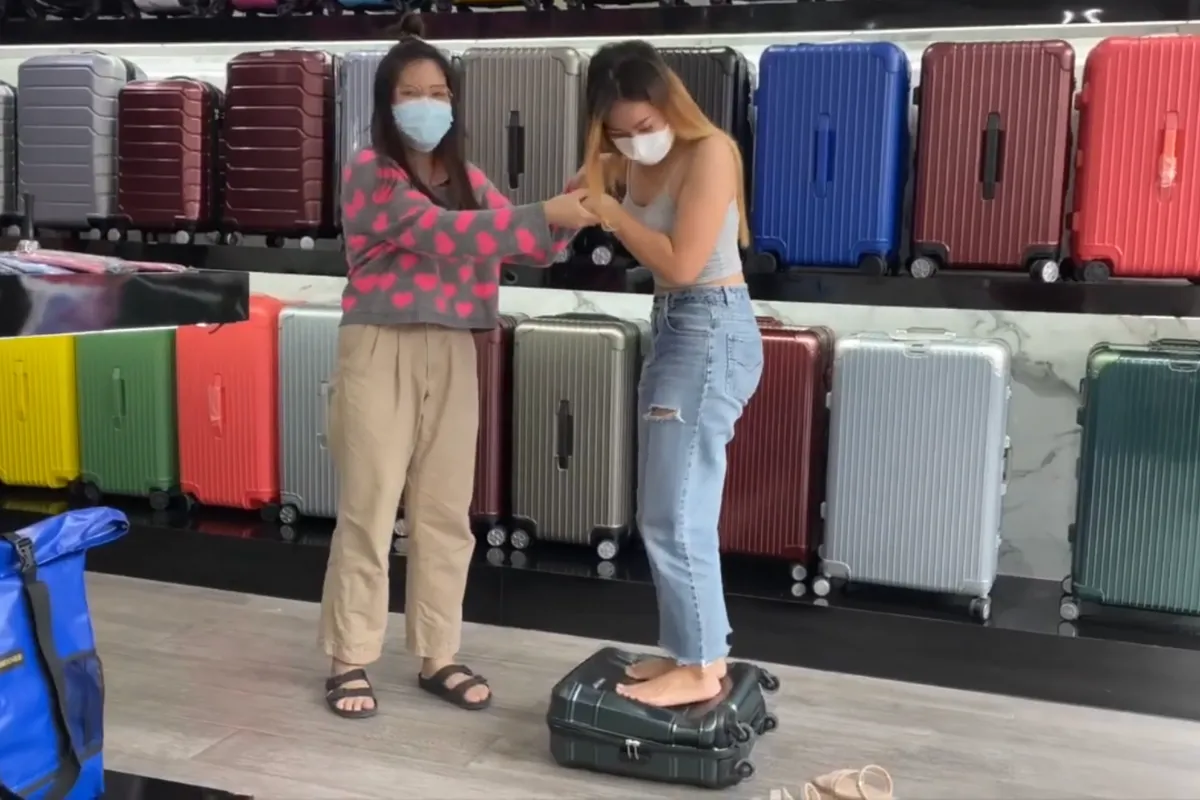 ทดสอบความแข็งแรงกระเป๋าเดินทางpegasus luggaeg