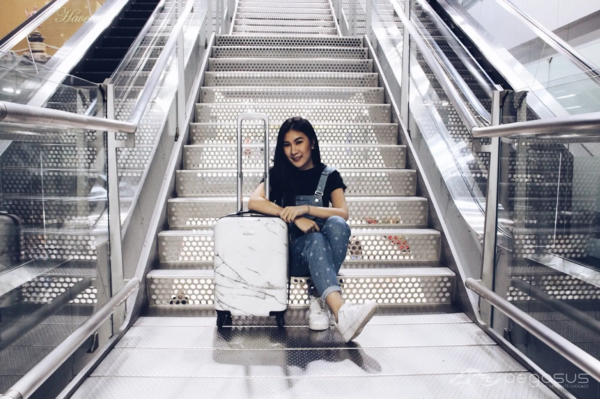 กระเป๋าเดินทาง ลายหินอ่อนสีขาว pegasus luggage