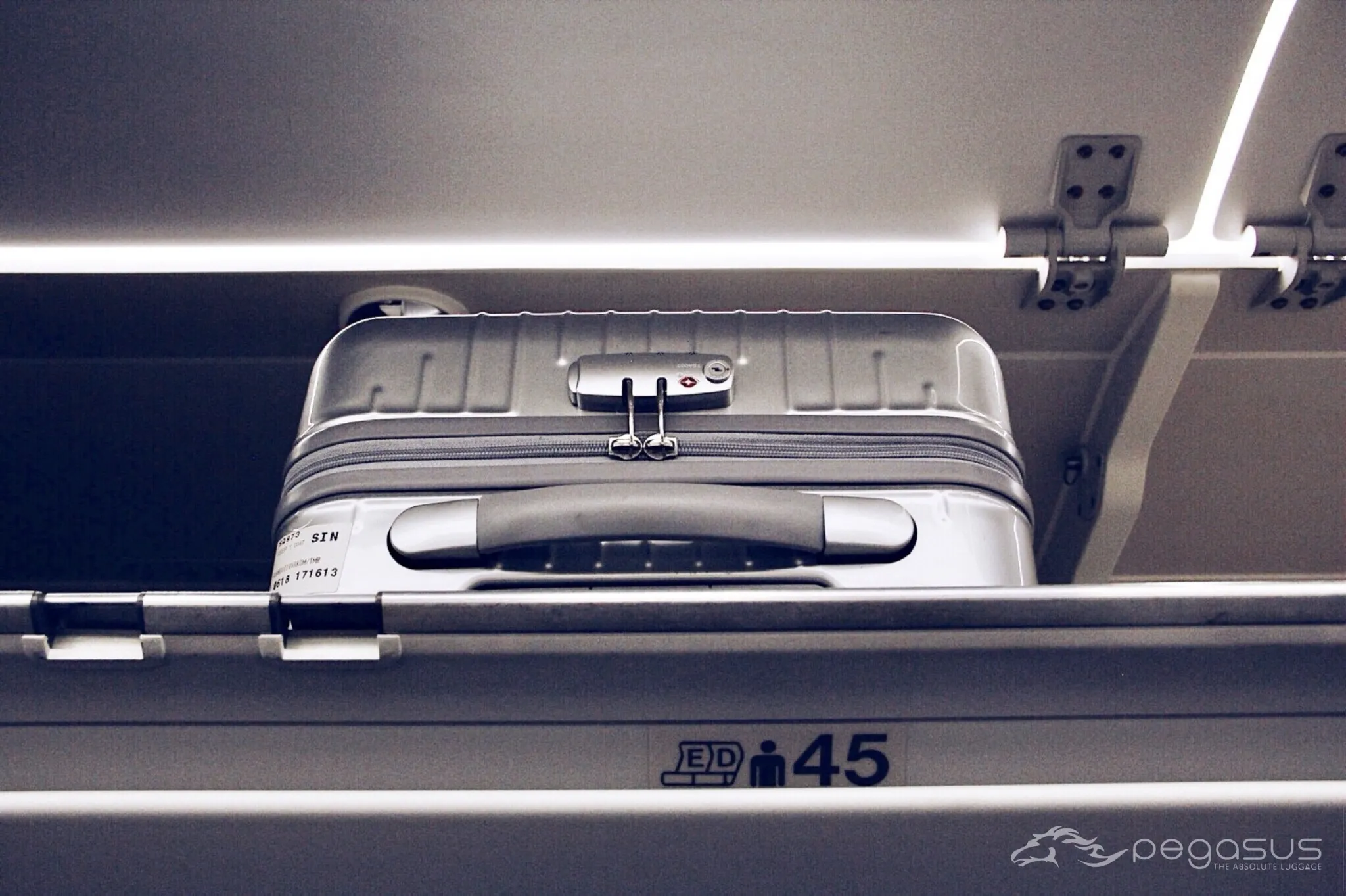 กระเป๋าเดินทาขนาด20นิ้ว ถือขึ้นเครื่อง