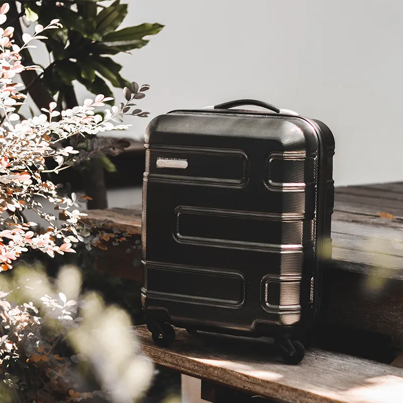 กระเป๋าเดินทางล้อลากขนาด 18 นิ้ว สีดำ รุ่น New Morgan